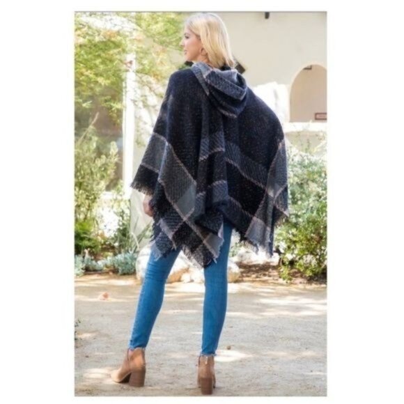 ❌SOLD✨HP ✨PLAID HOODED RUANA PONCHO-ONE SIZE-NEW- - Picture 3 of 7